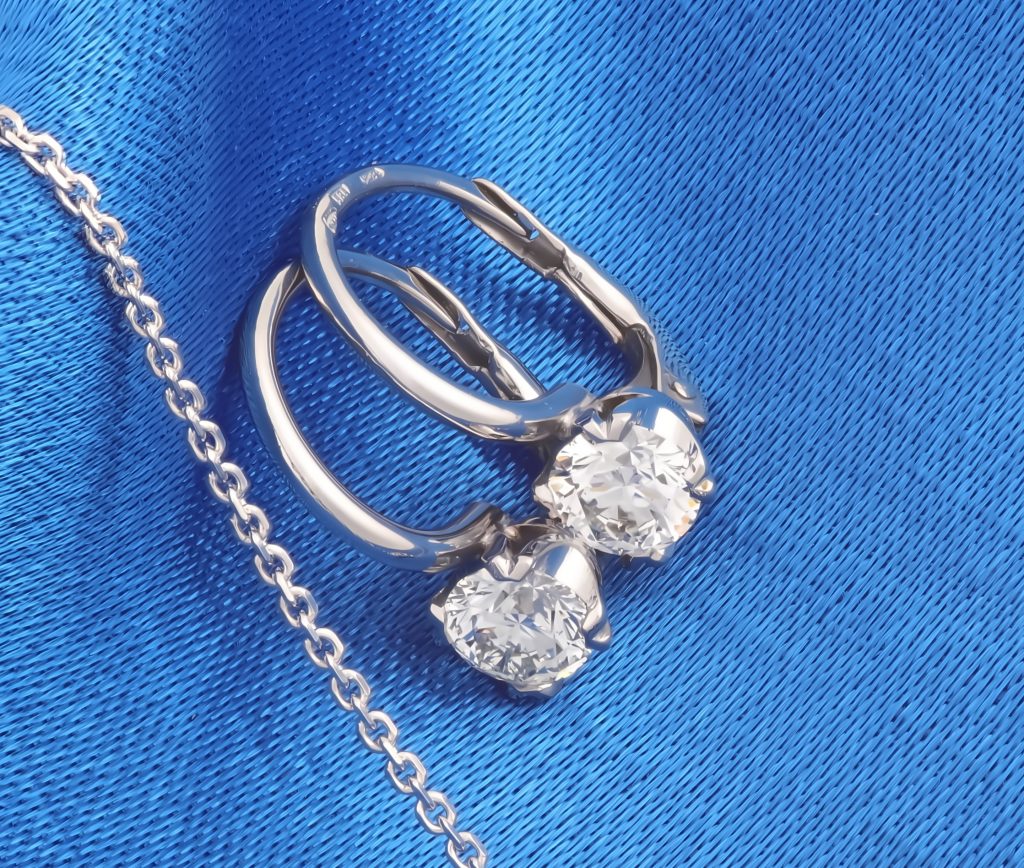 Náušnice z bílého zlata s diamanty Náušnice z bílého zlata s diamanty