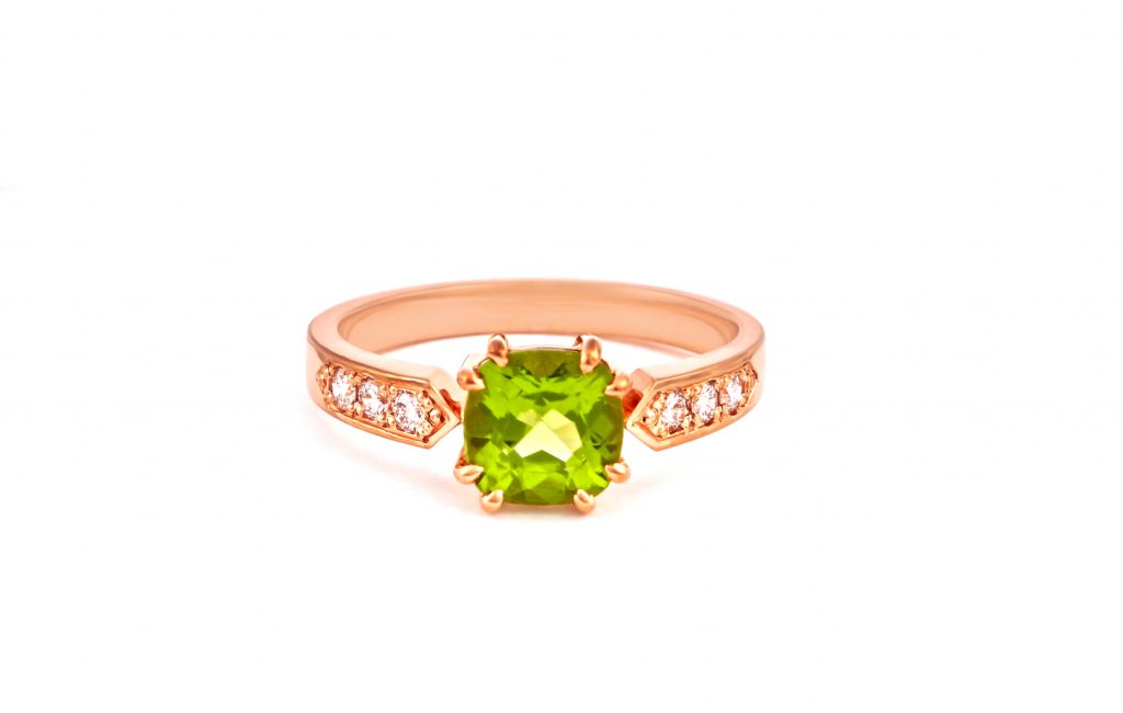 Prsten s olivínem a diamanty Prsten s olivínem a diamanty
