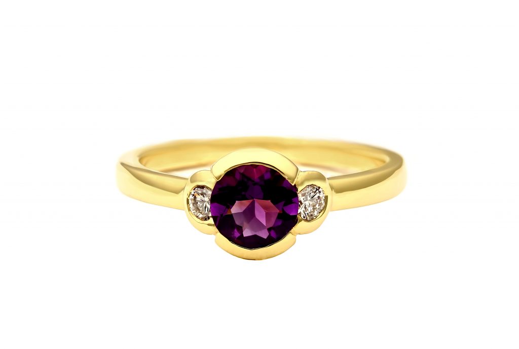 Prsten s ametystem a diamanty Prsten s ametystem a diamanty